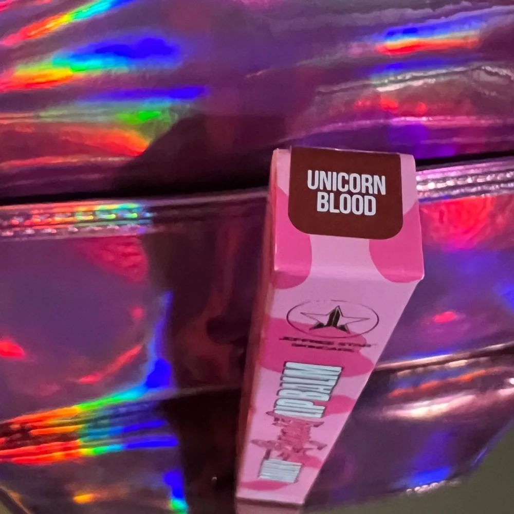 JEFFREE STAR SKINCARE Unicorn Blood Mystery Bag Exclusive Milky Liquid Lip Balm